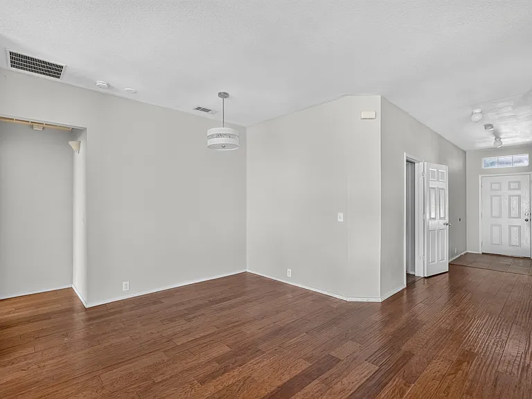 1325 Periwinkle Dr — Photo 10