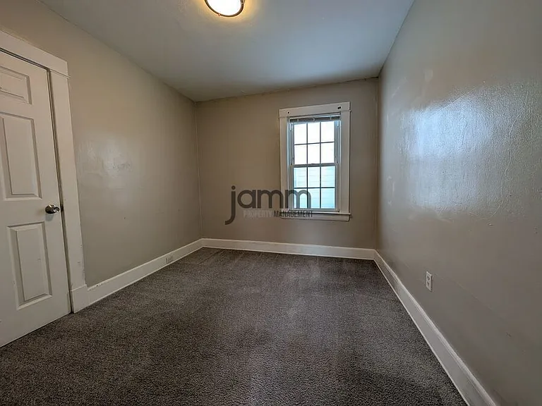 1476 W 107th St #1476 W 107TH UPPER — Photo 12
