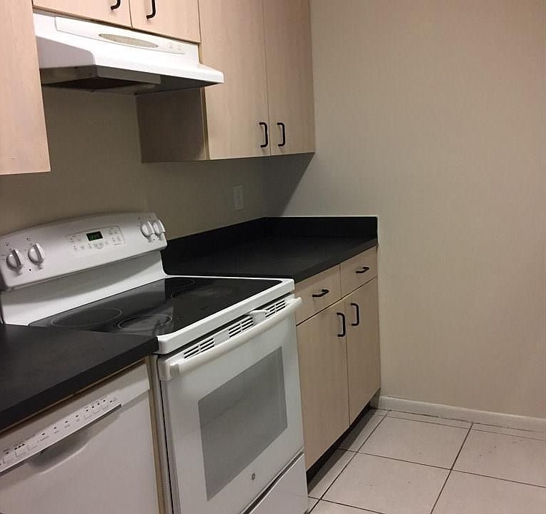 1st image of 1019 Twin Lakes Dr