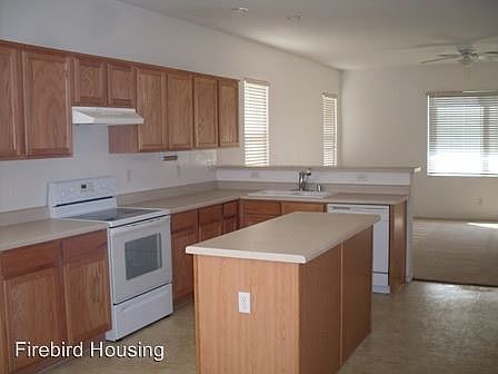 3rd image of 2153 E Redwood Dr