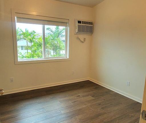 4th image of 117 Maluniu Ave APT C