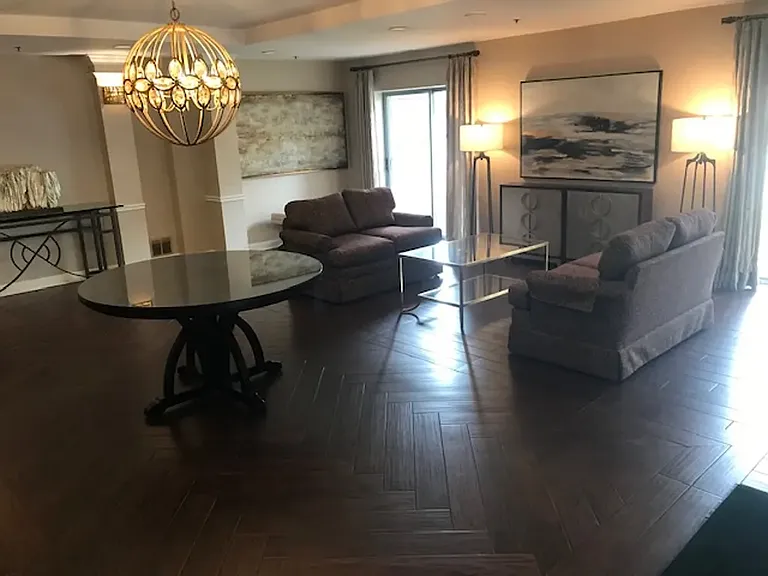 Elmhurst Place — Photo 8