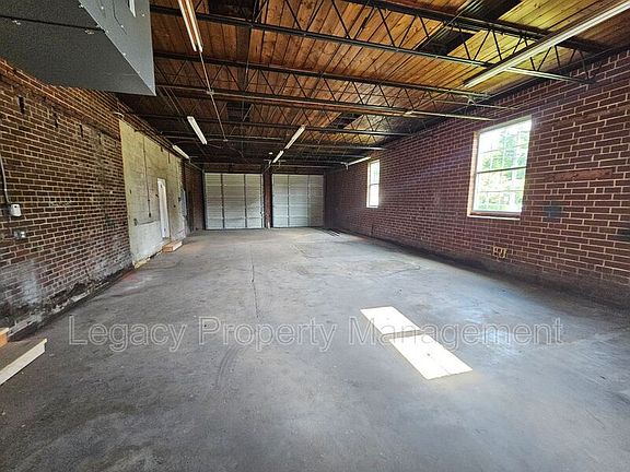 5th image of 129 W Harden St