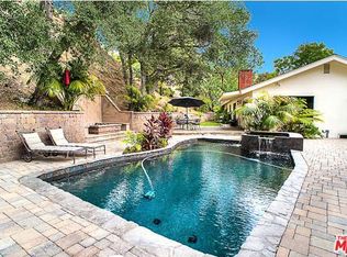 15601 Royal Woods Pl, Sherman Oaks, CA 91403