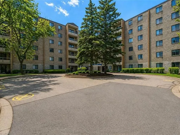 89 Westwood Rd #302, Guelph, ON N1H 7J6