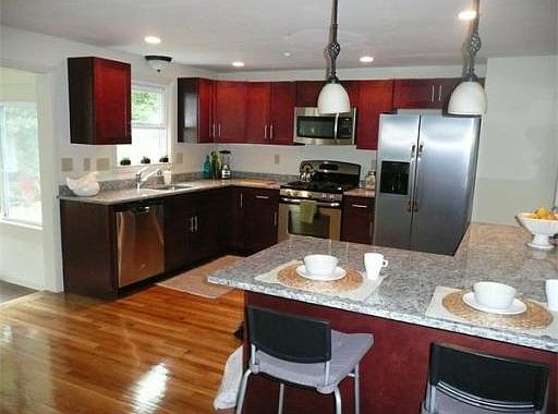 2nd image of 2 Hart Cir