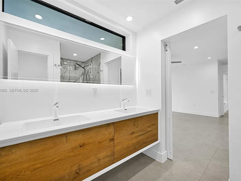 8871 SW 28th St — Photo 24