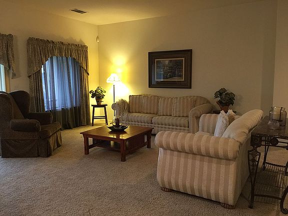 3rd image of 815 W Pepper Dr