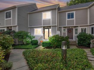 37 Strathmore Ln #37, Westport, CT 06880