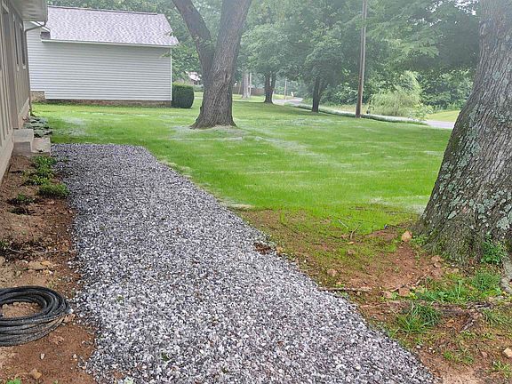 5th image of 404 Maple Dr