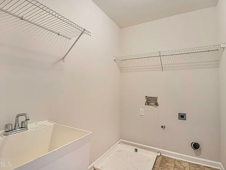 592 Kenion Forest Way — Photo 17