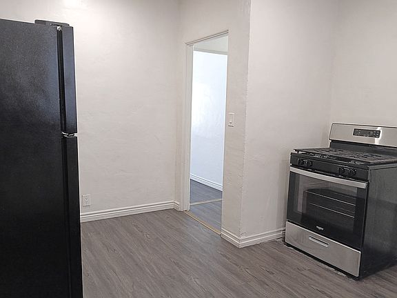 3rd image of 213 N 2nd Ave