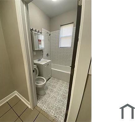 5th image of 3146 W Franklin Blvd #G