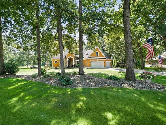 2nd image of 11349 N Oak Ct