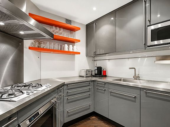 4th image of 200 E 61st St APT 35B