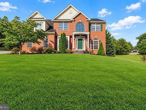 3rd image of 10809 Avonlea Ridge Pl
