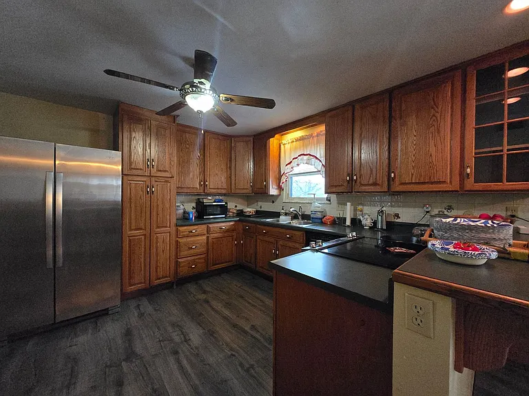1070 Nagle Ct — Photo 3