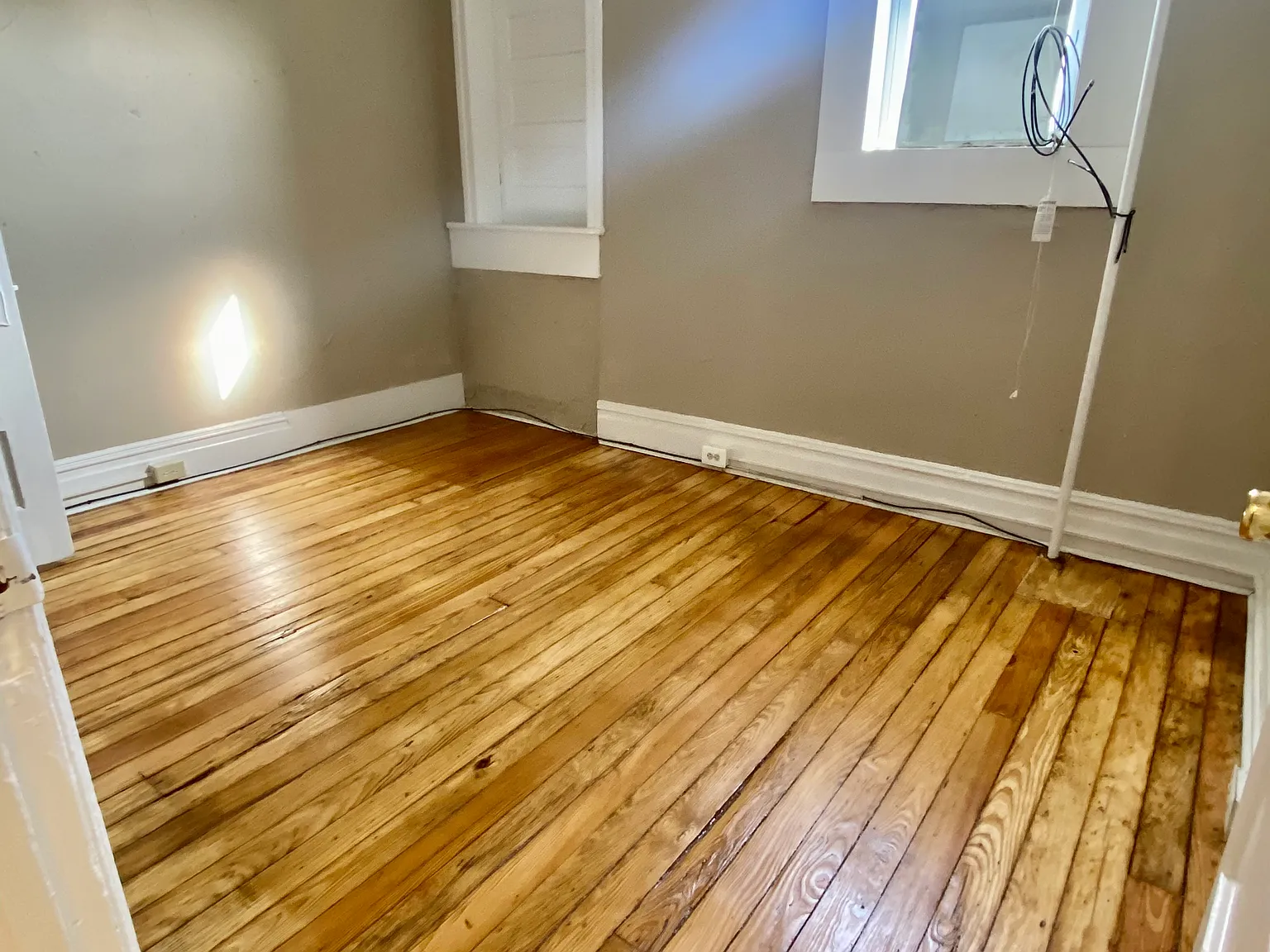 4 bed, 1000 sqft, $1,350 — Photo 2