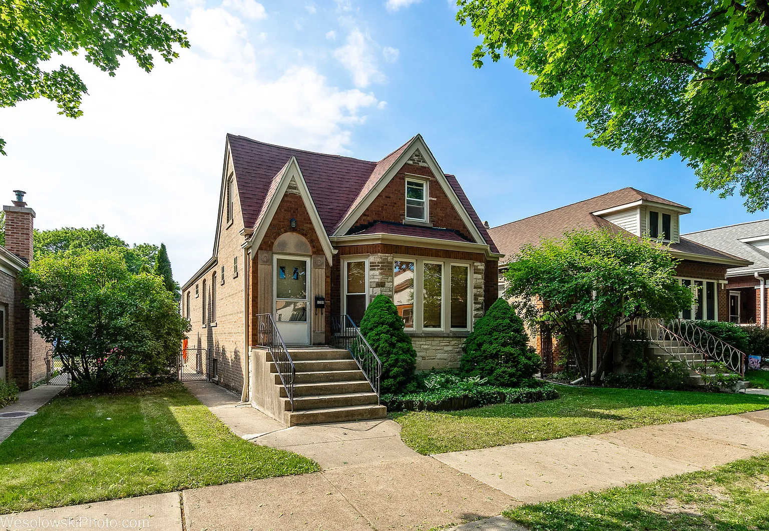 5368 N Lynch Ave photo 1