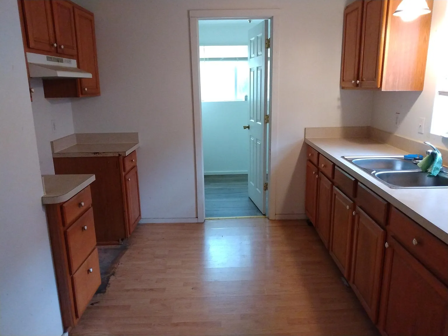4 bed, 1.5 bath, 1548 sqft, $1,500 — Photo 3