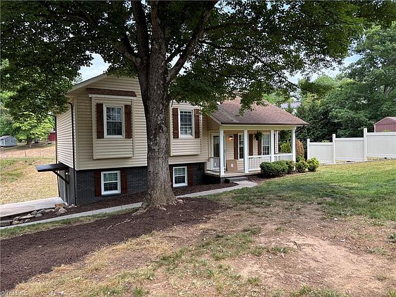 3rd image of 236 Mille Run St