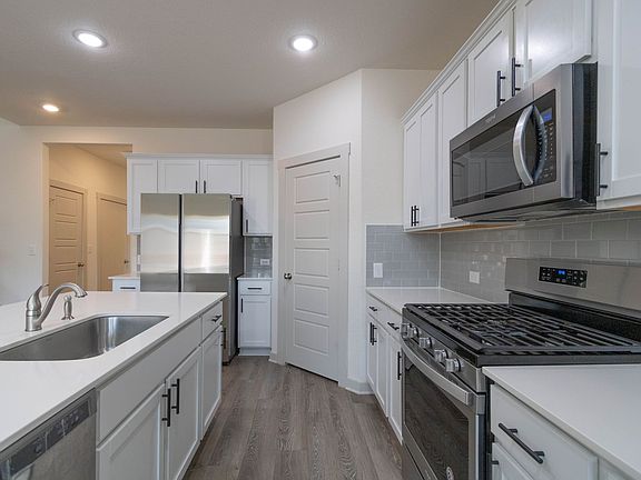 5th image of 14208 McArthur Dr