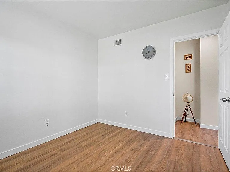 16757 Ludlow St — Photo 11