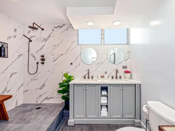 2452 Tusitala St, Honolulu, HI