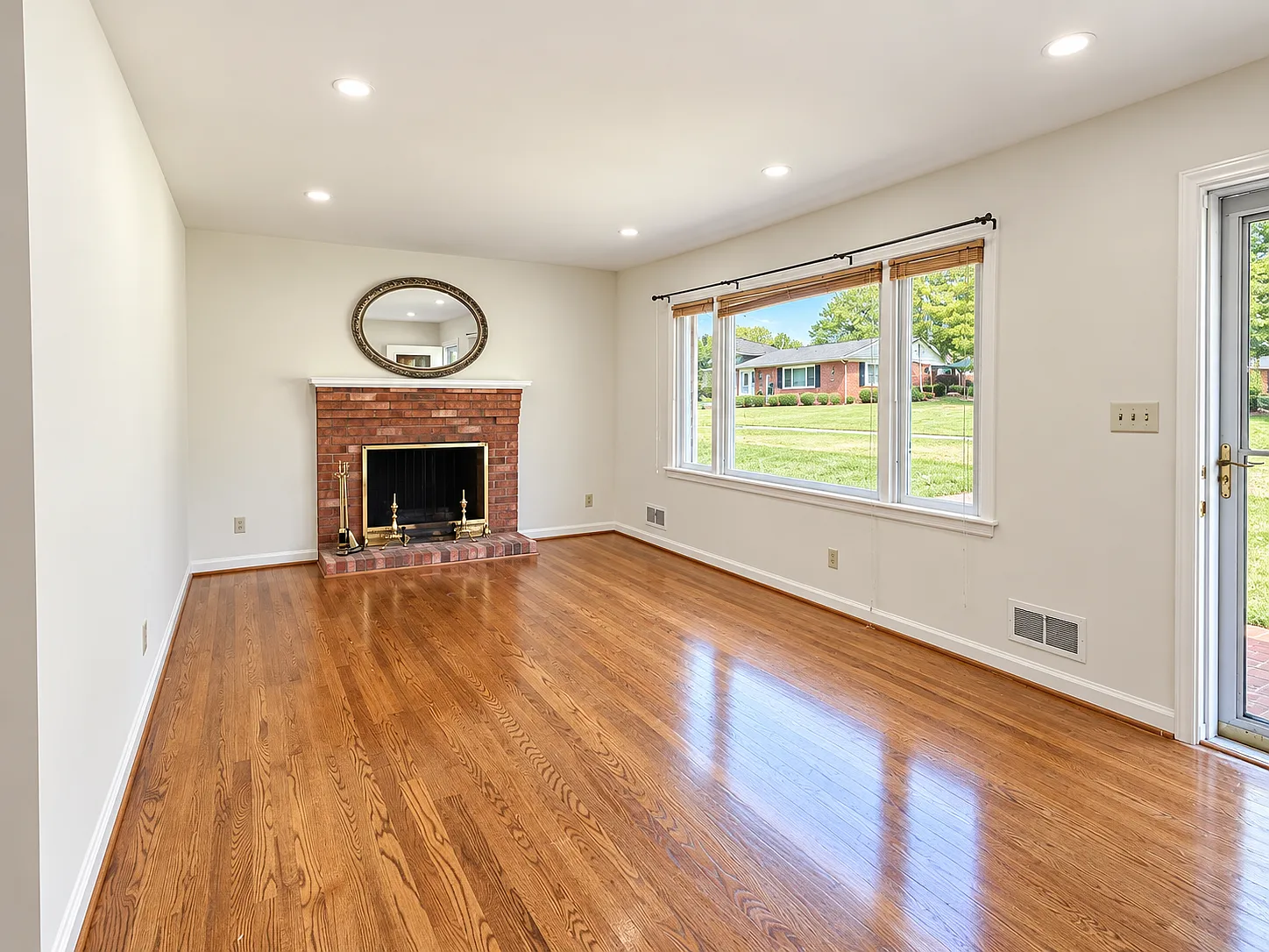 3 bed, 2.5 bath, 1872 sqft, $2,245 — Photo 2