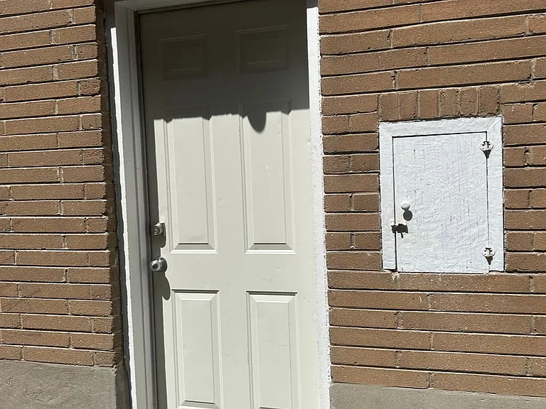 107 Brookhaven Dr #LOWER — Photo 2