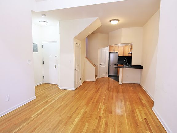 3rd image of 331 W End Ave APT 5a