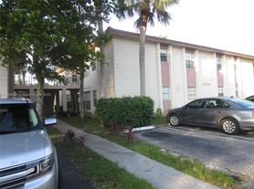10818 Royal Palm Blvd, Pompano Beach, FL