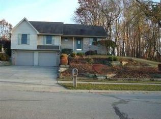 33900 Prairie Knolls Dr, New Carlisle, IN 46552