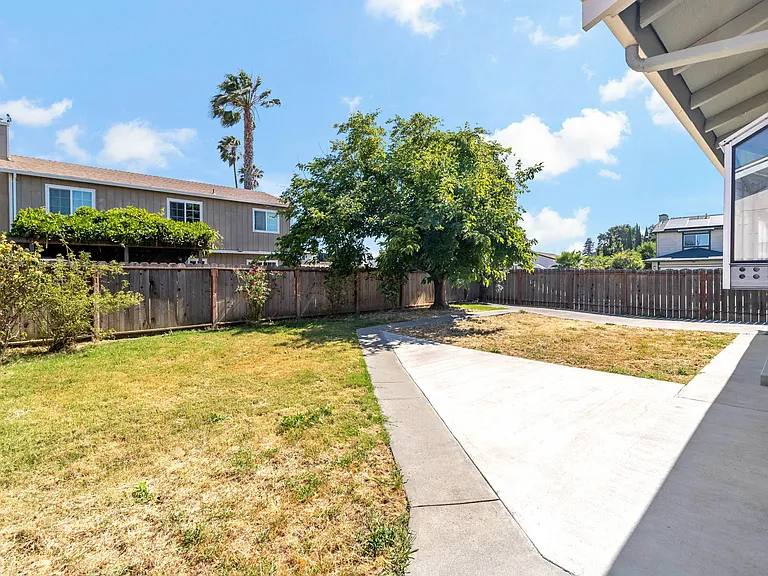 1401 Prospect Way — Photo 24