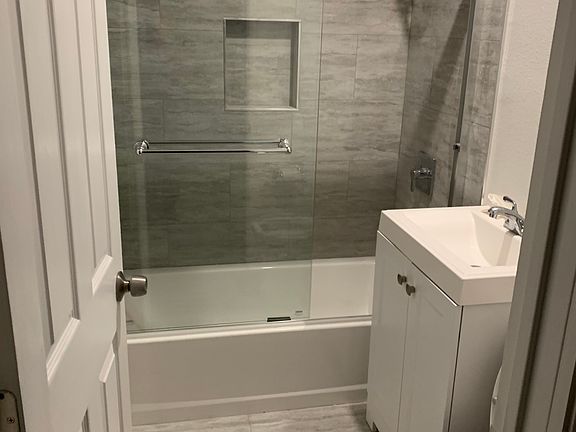 4th image of 8915 Aberdeen Ln