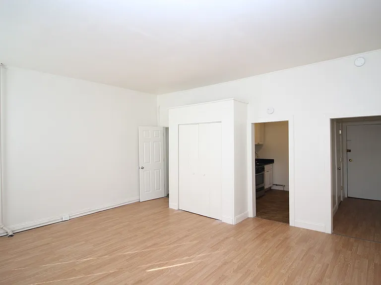 1015 Saint Paul St — Photo 1