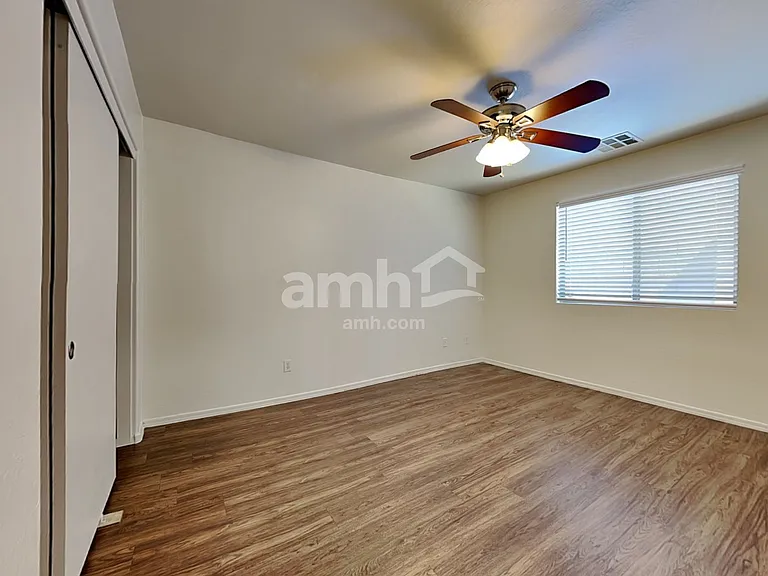 6727 W Desert Ln — Photo 9