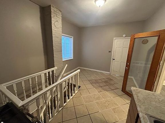 5th image of 1005 Walnut St