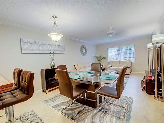 3rd image of 5140 SW 40th Ave APT 28C