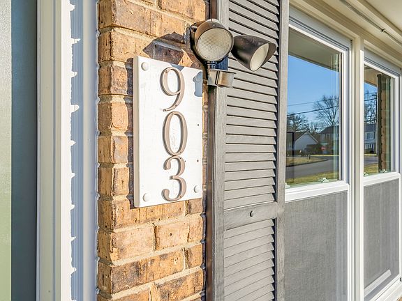 5th image of 903 Leigh Ct