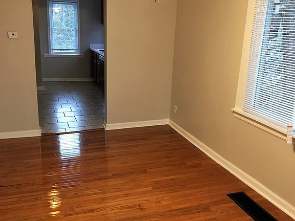 4th image of 3618 Park Dr