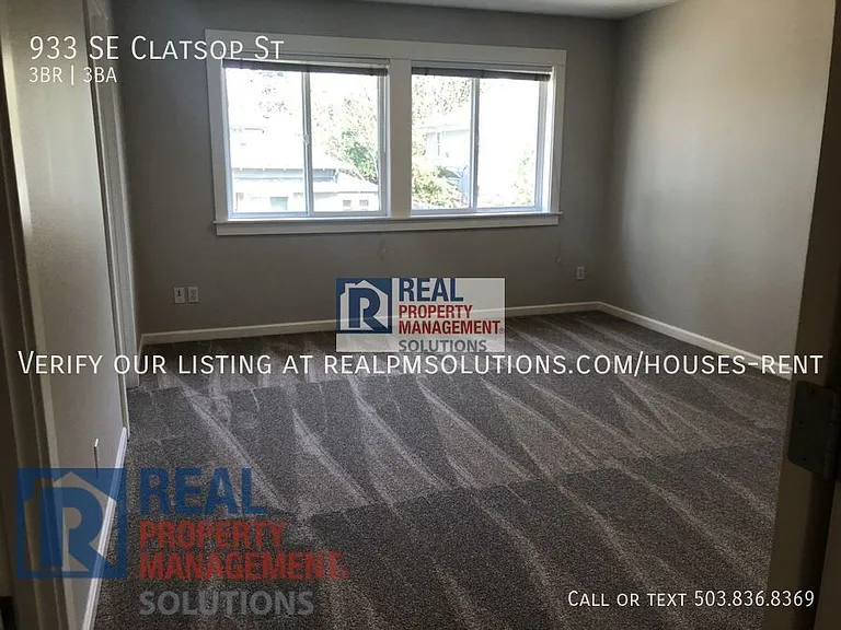933 SE Clatsop St — Photo 16