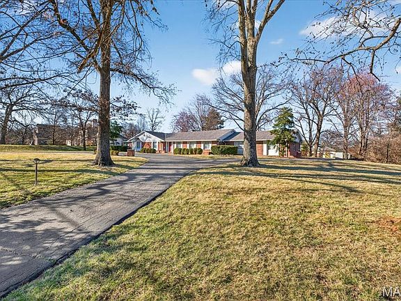 5th image of 11549 Clayton Rd