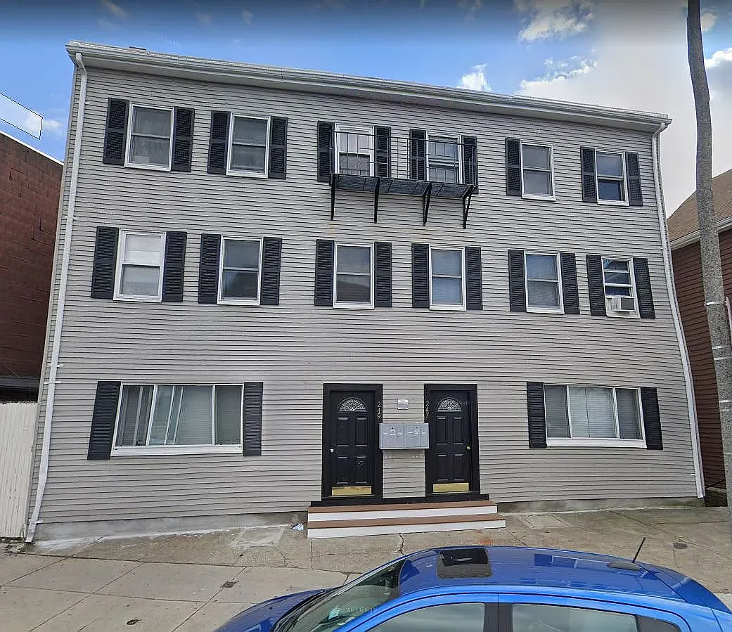 2 bed, 650 sqft, $2,800 — Photo 1