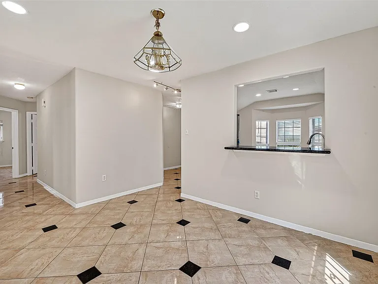 9918 Pierre Ct — Photo 5