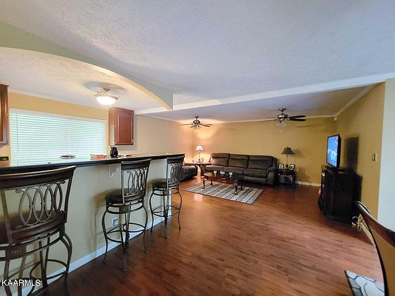 2nd image of 3709 Vienna Dr