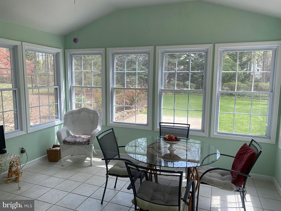 713 Ellsworth Ave, Great Falls, VA 22066 Zillow