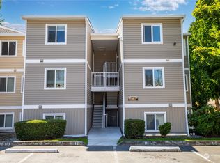 12423 NE 131st Ct APT E201, Kirkland, WA
