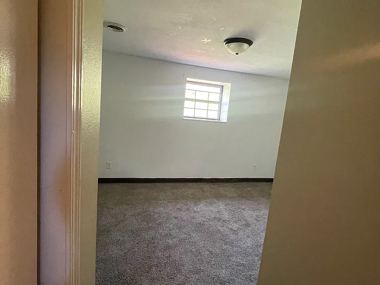 807 N Clark Ave — Photo 28