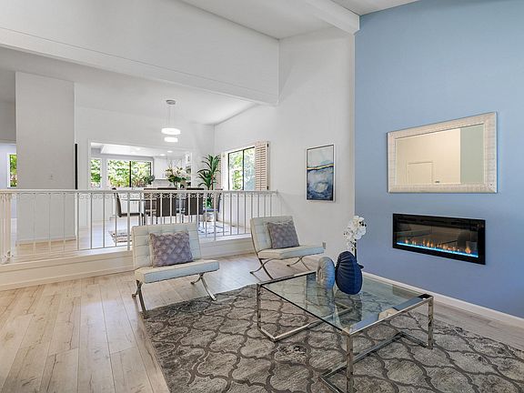 3rd image of 624 Caribbean Way